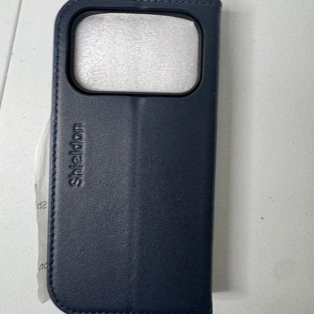 NWT Shieldon Navy Leather MagSafe Wallet Folio iPhone 17 Pro Detachable